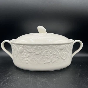 Mikasa English Countryside White 2 Quart Covered Casserole Dish, Open Handles - Picture 1 of 8