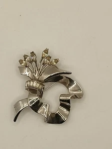 Broche de diamantes de imitación de plata de ley diseño de cinta y flores (19) - Imagen 1 de 1