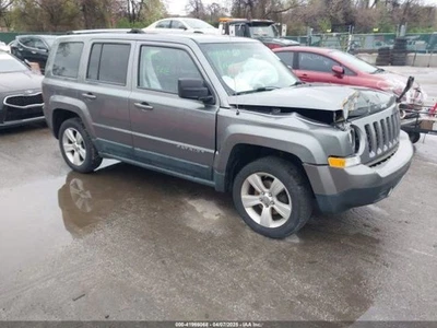 Jeep Patriot ECM 2011 módulo de control electrónico 2,0 L usado 132 k millas Foto 1 de 4