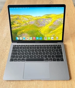 Apple MacBook Air 13“ Retina (128GB SSD, Intel Core i5, 8GB) Space Grau 2018 - Bild 1 von 4