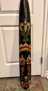 "Máscara de pared tribal de madera pintada y tallada a mano indonesia vintage 39"" H" - Imagen 1 de 8