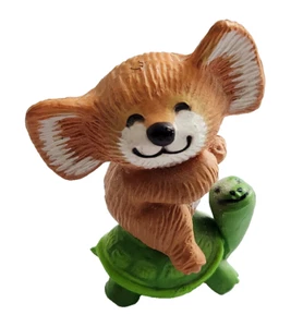 Hallmark MAGNET Vintage KOALA Bär reitend Schildkröte 1980 Smilebringer Mini Figur - Bild 1 von 4