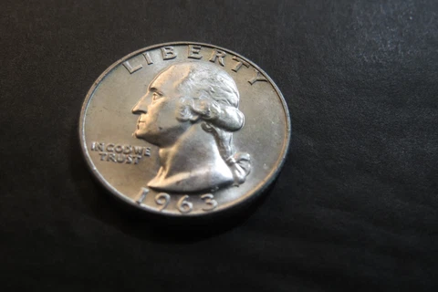 1963-D WASHINGTON QUARTER--Actual Coin Shown-Free Shipping--BU - R1 Cover