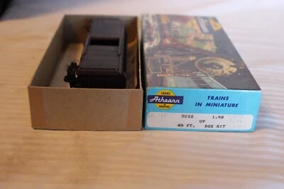 HO Scale Athearn 40' Box Car Union Pacific #184241 - 5012 Brown, Weathered - Image 1 of 4