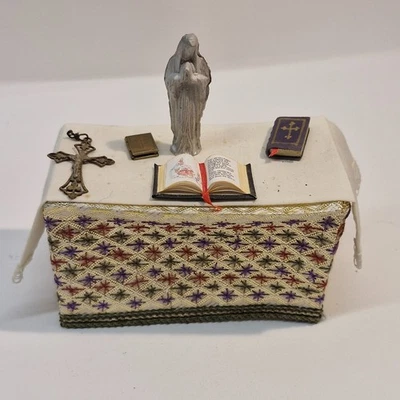1/12th Scale Dolls House Altar Table including all items   British  Quality RE75 - Image 1 of 4