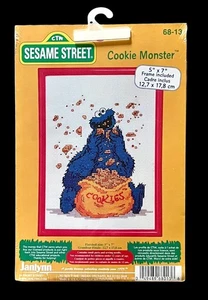 Vintage NUOVO SIGILLATO ~ SESAME STREET COOKIE MONSTER ~ Janlynn kit punto croce contato - Foto 1 di 2