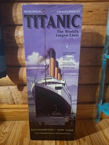 Minicraft 1/350 Titanic Model Kit Deluxe Edition #11315 White Star Line geöffnet - Bild 1 von 2