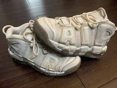 Nike Air More Uptempo GS Coconut Milk Team Zapatillas Doradas (5Y) DX1939-100 Foto 1 de 4