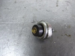 INTERRUPTOR DE PRESIÓN DE ACEITE HONDA VFR400 NC30 - Imagen 1 de 1