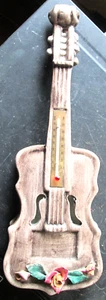 VIOLÍN VINTAGE ITALIANO CAPODIMONTE CERÁMICA MARRÓN CON TERMÓMETRO 11"X 4"X1 7/8" - Imagen 1 de 15