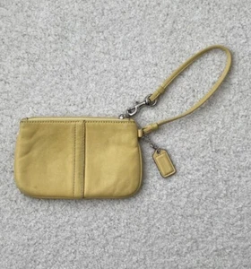 Bolso Cartera Muñeca Pequeña Muñequera Vintage Coach Amarillo Cuero Liso - Imagen 1 de 10