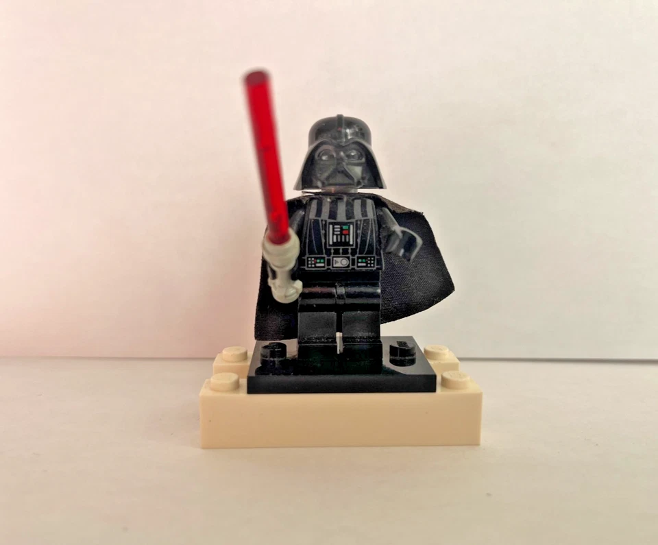 Lego Star Wars Minifigure Dark Vador (Set 8017) - Photo 1/3