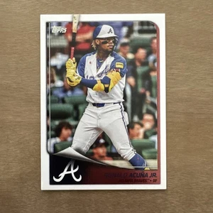 Ronald Acuña Jr. | Colección insignia Topps 2025 | #13 | Atlanta Braves - Imagen 1 de 2