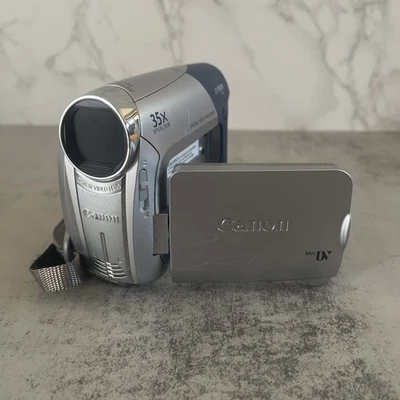 CANON ZR 800 / ZR800 NTSC 35X OPTIAL ZOOM DIGITAL VIDEO CAMCORDER  - Image 1 of 4