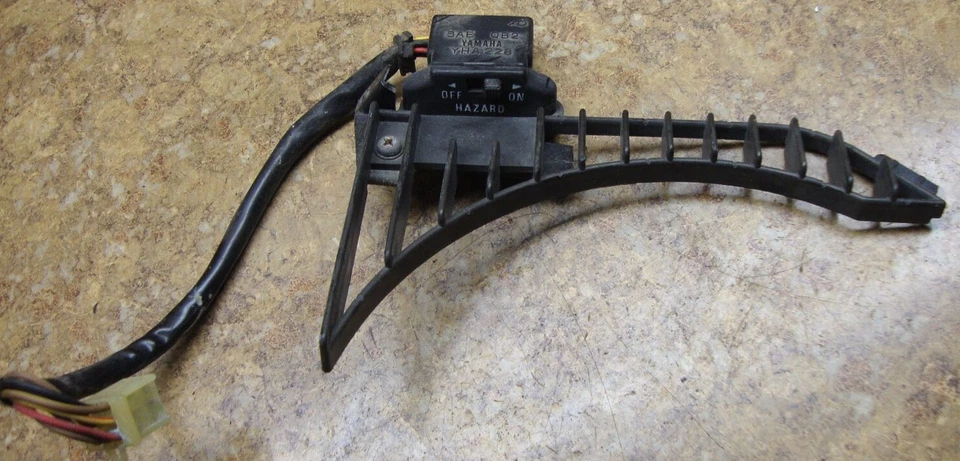 Yamaha Venture XVZ1200 XVZ 1200 D 1985 control de interruptor intermitente de peligro XVZ1200D 85 Foto 1 de 1
