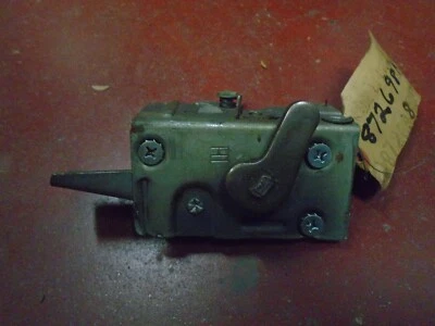 L/s International Harvester Travelall p/u 59 - 66 pestillo puerta interior R/H 872698r2 Foto 1 de 4