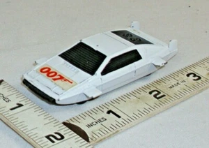 JAMES BOND 007 LOTUS UNDERWATER CAR LARGE VERSION DIECAST TOY CORGI OF ENGLAND - Picture 1 of 2