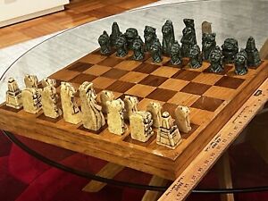 1960s Handcrafted Stone & Wood Chess Set Mexico Maya Pyramid Jaguar Green White