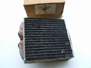 NEW GENUINE OEM Ford E3TZ-18476-F Heater Core - Foto 1 di 3