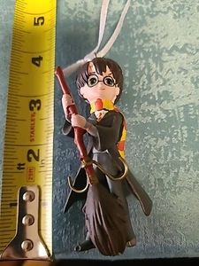 HARRY POTTRR ORNAMENT - Picture 1 of 12