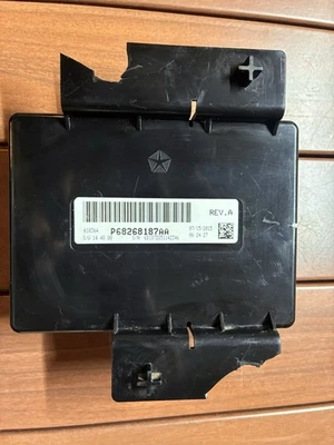 2014-18 RAM 2500 3500 AC/TEMPERATURE HEATER CONTROL MODULE OEM P68268187AA - Image 1 of 4