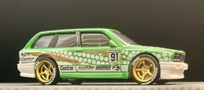 Rueda y neumático BMW M3 Wagon verde Hot Wheels PERSONALIZADOS pilotos reales  Foto 1 de 4