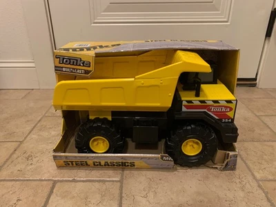 Camión de volteo Tonka Steel Classics amarillo poderoso 354 nuevo en caja Foto 1 de 3