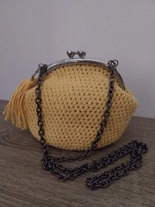 BORSA FATTA A MANO -Colore Giallo -lavorazione uncinetto- -Chiusura a Clip - Foto 1 di 4