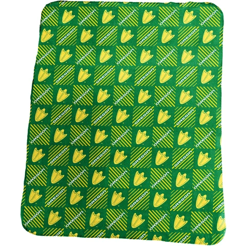 Oregon Ducks 60'' x 50'' Repeat Pattern Lightweight Throw Blanket Cover