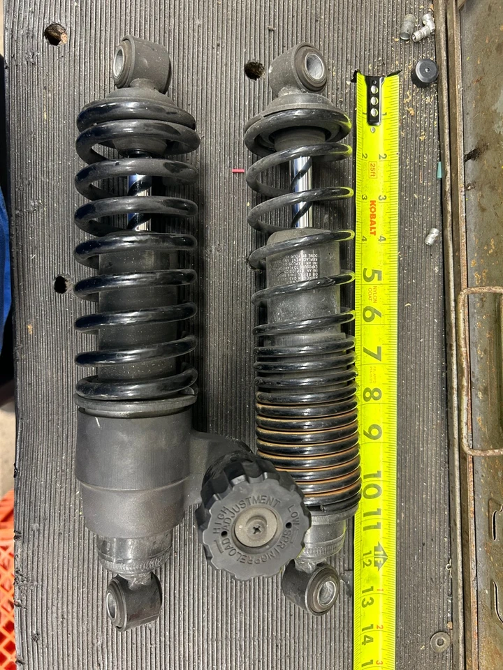 2012 Harley Street Glide CVO 后背减震器套装高级可调节 — 第 1/1 张图片