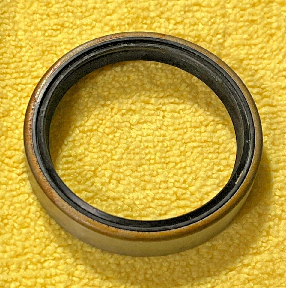 Musashi-Japan Front Wheel Seal for 78-79 Datsun 620, 80-86 720 2WD Foto 1 de 1