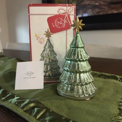 Figura de árbol iluminado con luz radiante Lenox nueva con etiquetas pino Foto 1 de 4