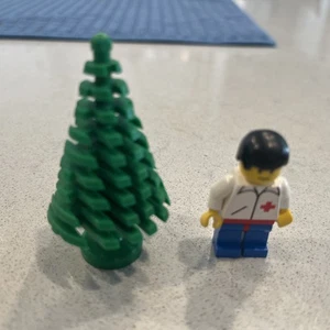 LEGO Grande PIne Tree 604 2.25" Alto Navidad Verde y Doctor - Imagen 1 de 2