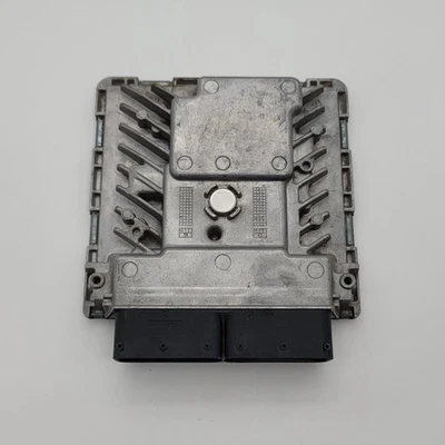 Módulo de control informático Volkswagen Passat 2013-2015 motor 1,8 L ECU 06K906070J Foto 1 de 3