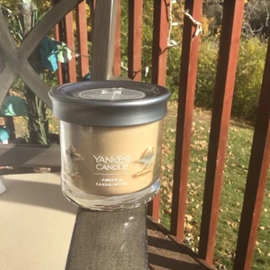 Brand New Yankee Seasonal Candle 4.3oz Limited Run - Amber & Sandalwood - Picture 1 of 1