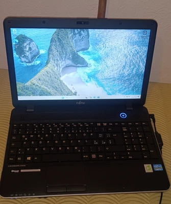 fujitsu lifebook A512 15,6" i5-3210M 128gb ssd m2 8gb WINDOWS 11 - Immagine 1 di 4