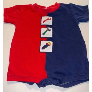 Mameluco para bebé Wee Works herramientas de construcción rojo azul manga corta 12 meses de colección - Imagen 1 de 4