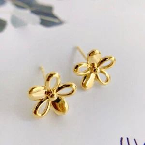 Pure 18K Yellow Gold Lucky Flower Stud Earrings Women 0.2-0.4g - Picture 1 of 4