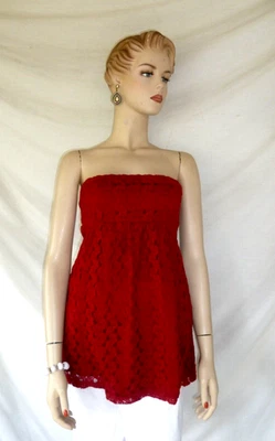 Blusa para mujer Rampage talla S rojo oscuro con ojales sin tirantes totalmente forrada Foto 1 de 4