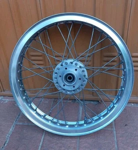 Suzuki Racing Front Wheel 18 x 2.15 SANREMO GT 380 550 500 GS, Dual Discs 70's - Foto 1 di 8