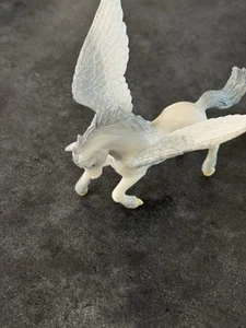 Caballo Volador Schleich Pegasus 2004 Azul Brillante Blanco Alado 6" de Ancho - Imagen 1 de 5