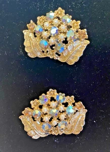 Cluster White pearl rhinestone  Gold  Clip On Earrings - Picture 1 of 3