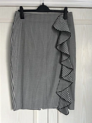 IMMACULATE F&F (TESCO) GINGHAM PENCIL SKIRT WITH FRILL SIZE 12 - Image 1 of 3