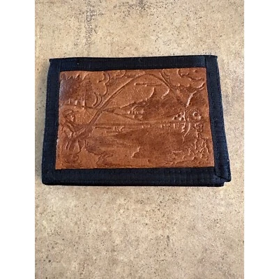 Carteira tripla John Weitz couro em relevo em poli, laço e gancho - Imagem 1 de 4