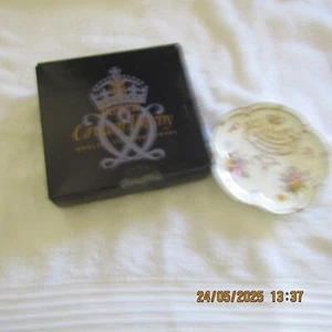 Royal Crown Derby Queen Elizabeth 60th Anniversary Bone China 2012 New Pin Dish - Picture 1 of 21