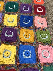 Vntg Crochet 3D Flower Afghan Granny Square Blanket Throw Multi-Color 61" x 33" - Picture 1 of 8