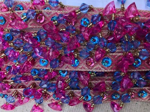 VINTAGE BORTE MIT PERLEN BLAU UND FUCSHIA BAUMELN - Bild 1 von 2