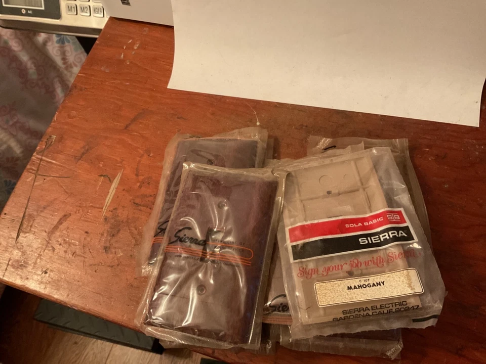 (11) Cubiertas de placa de interruptor único de caoba Sierra vintage (BS-1099) Foto 1 de 1