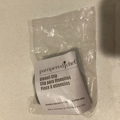 PAMPERED CHEF Utensil Clip 100675 Kitchen Tool Silicone Handle Protector New - Image 1 of 2
