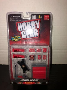 New Hobby Gear 1:24 Scale Series 1 Backyard Mechanic NIP - Picture 1 of 5